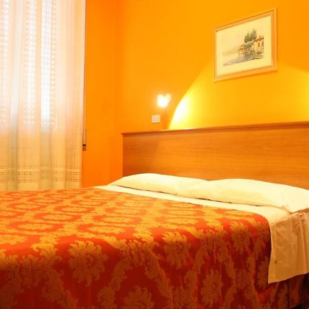 Hotel Garden Milan Luaran gambar