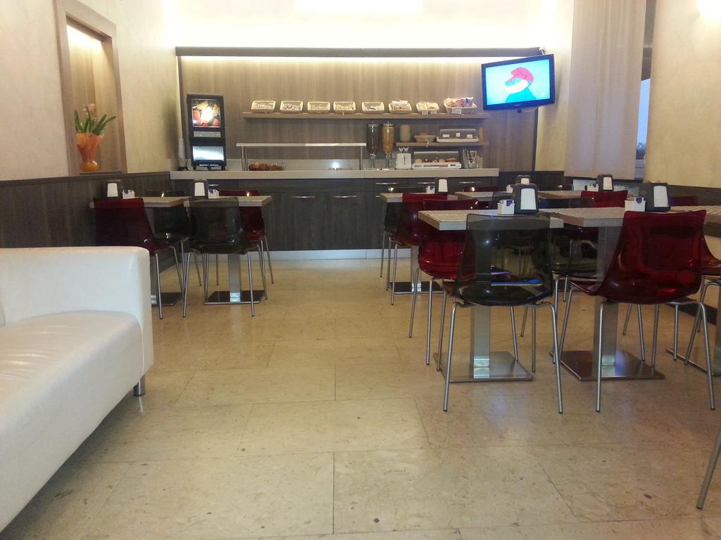 Hotel Garden Milan Luaran gambar