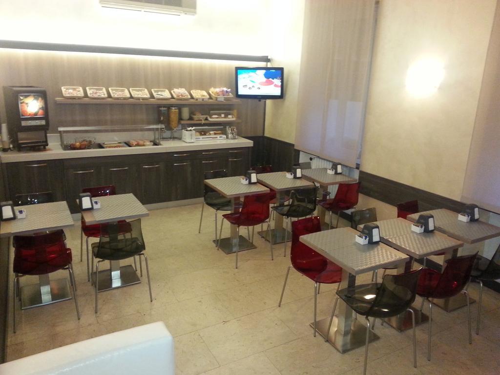 Hotel Garden Milan Luaran gambar