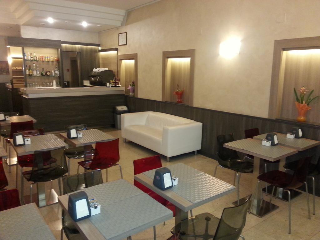 Hotel Garden Milan Luaran gambar