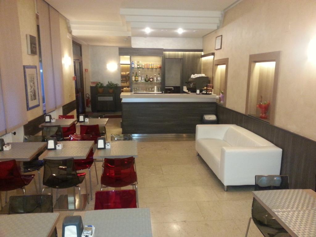 Hotel Garden Milan Luaran gambar