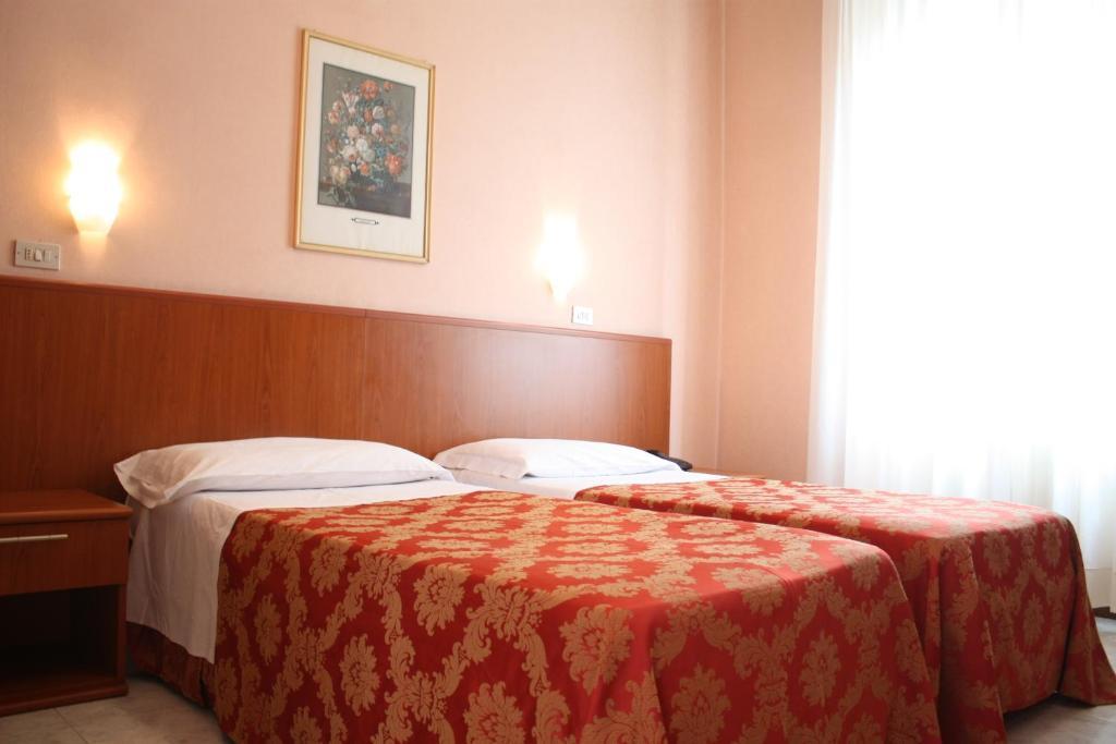 Hotel Garden Milan Bilik gambar
