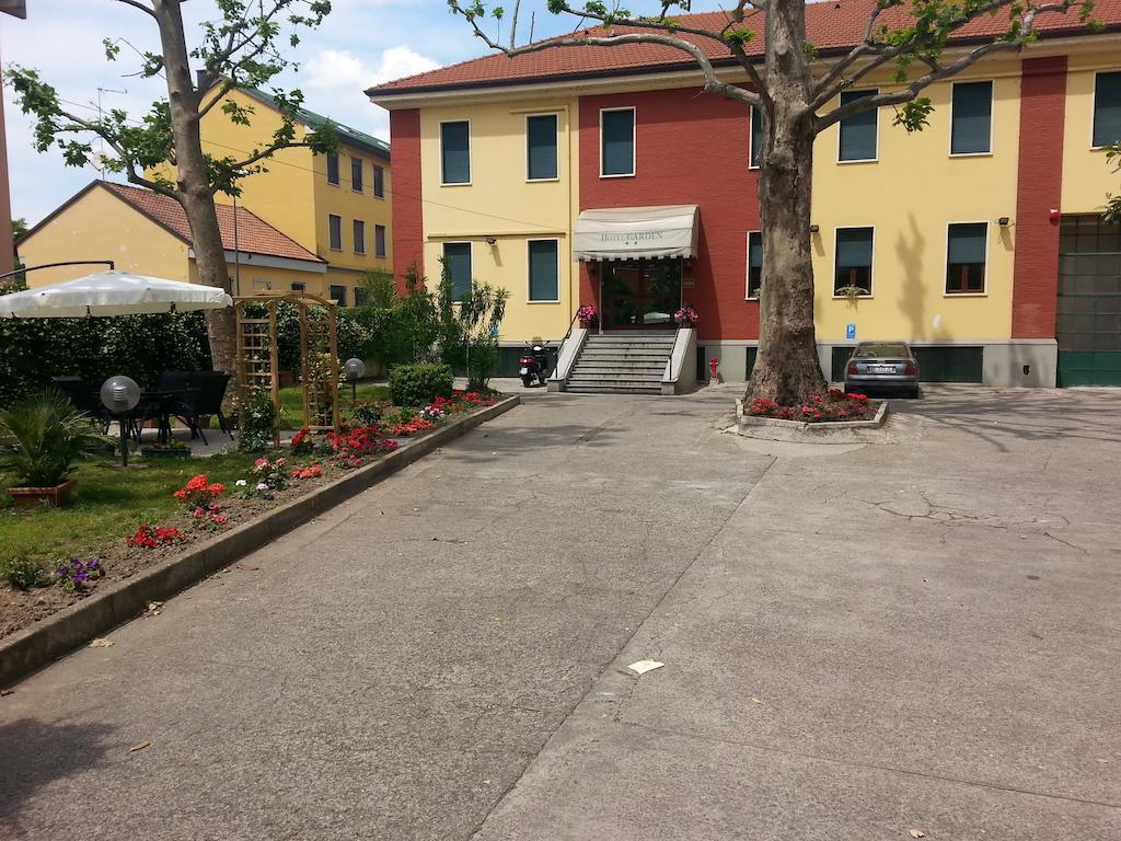 Hotel Garden Milan Luaran gambar